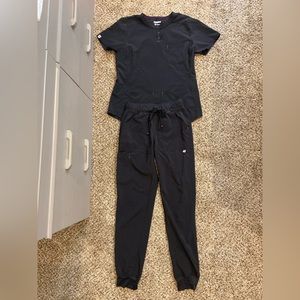 Women's Black Scrubstar Small Top and Extra Small Jogger Bottoms Set